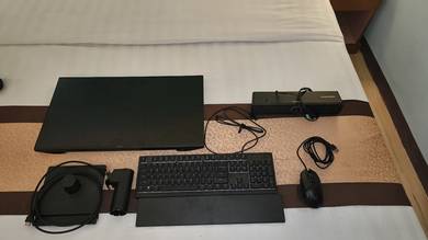 Mouse and keyboard Razer plus monitor