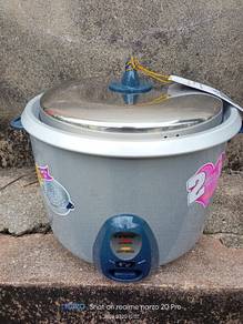 Periuk nasi 2.8 Litre Khind
