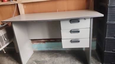 meja dan kerusi office