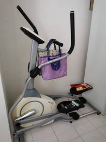 Fitness Concept: Dlitez Upright Bike