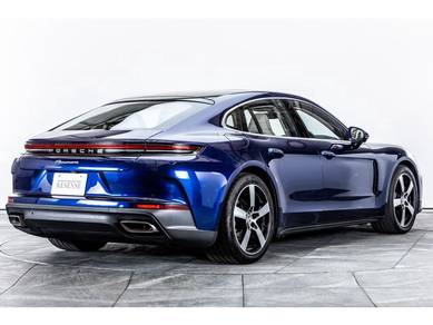 Porsche Panamera BASE in Klang, SGR