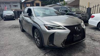Lexus UX 200 URBAN in KLCC, KUL