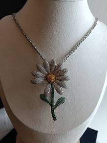 Daisy necklace & brooch