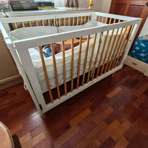 Babyhood Riya 5-in-1 Cot in white and beech