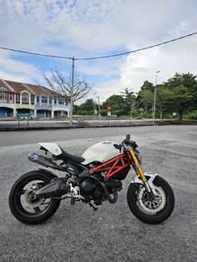 Ducati Monster 795