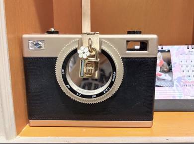Retro Camera Shaped Crossbody Bag