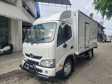 2019 Hino XZU600R 4.0 12Kaki (M) REFRIGERATOR