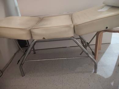 Hydraulic facial bed