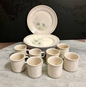 "Azalea" Ceramic Dinner & Coffee Set (Set of 16)