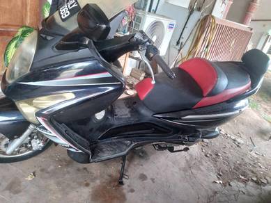 Sym VTS 200