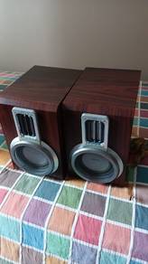 Speaker pair