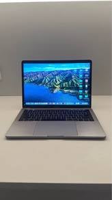 Macbook Pro 13inch -touchbar- (buy 1 FREE 1)