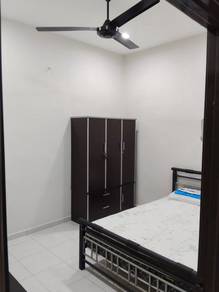 Room in Lunas, KDH