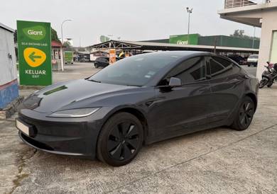 Tesla Model 3 RWD in Nilai, NSN