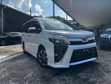 Toyota Voxy ZS KIRAMEKI III in Sungai Penchala, KUL