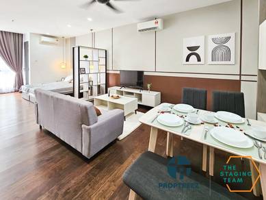 Condominium For Rent in Queensville