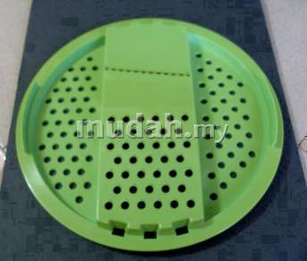 TUPPERWARE Vintage Retro Green Grater Tool