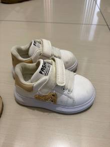 kid shoe size 22