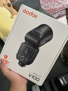 Godox v100