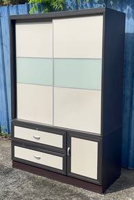 Wardrobe 4 ft x 5 ft / Almari Baju