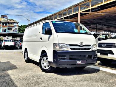 2009 TOYTA HIACE 2.5D PANEL TIP TOP 4 new tyres
