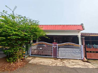 1-storey Terraced House For Sale in Telok Mas,MLK