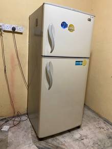 Peti sejuk/ peti ais LG 2pintu