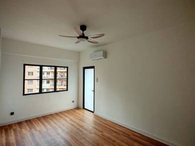 Condominium For Sale in Endah Puri
