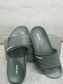Sandal Line Seven