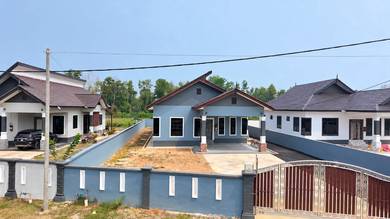 Bungalow House For Sale in Paka,TRG