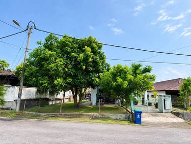 Bungalow House For Sale in Seri Kembangan,SGR