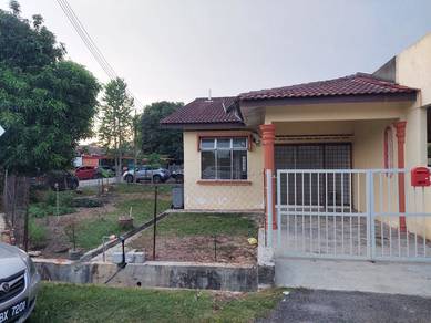 1-storey Terraced House For Rent in Telok Mas,MLK