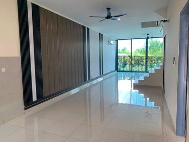 Semi-Detached House For Rent in Seri Kembangan,SGR