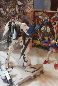 2 boxes gundam 