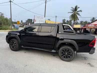 Toyota Hilux ROGUE in Ketereh, KTN
