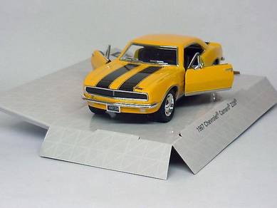 1967 Chevrolet Camaro Z28 diecast car - yellow