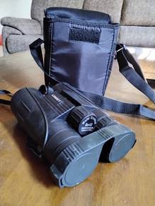 Comet 8x42 Waterproof Roof Prism Binoculars (2019)