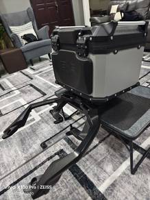 XAdv 750 rex box
