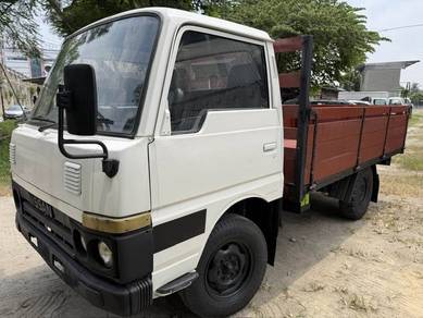 Nissan Cabstar 1 Tan Lorry Boon