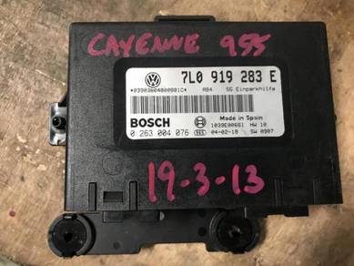 No 19-3-13 Porsche Cayenne Parking Sensor Module