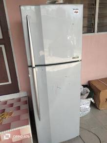 peti sejuk toshiba hydbrid