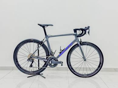 2022 Giant TCR Advanced KOM - Ultegra 12s Di2