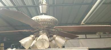 Kipas Siling siap ada lampu bawah