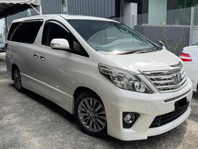 Toyota Alphard 240S TYPE GOLD in Ampang, KUL