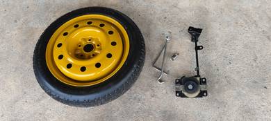 Estima Acr50 spare tyre 17" complete bracket