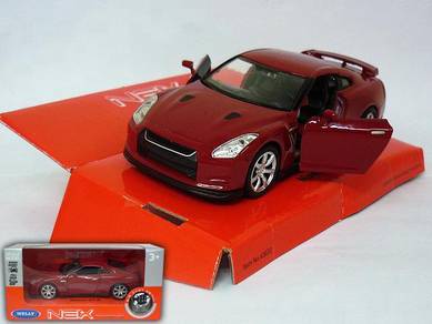 Nissan skyline GTR R35 1/38 model - red