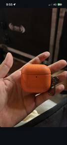 Airpods 4 with Active Noise Cancellation