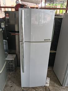 peti sejuk 2 pintu Toshiba elok lagi 