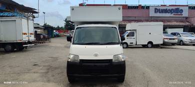 TOYOTA S402U Food Truck (Auto)