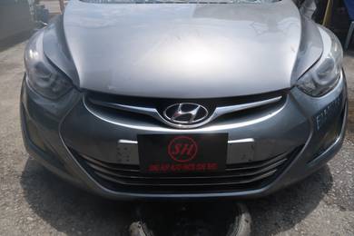 HYUNDAI ELANTRA 1.6 Md HALF CUT